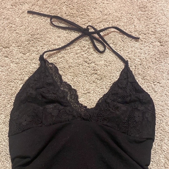 Adorable y2k Halter top - Picture 2 of 2